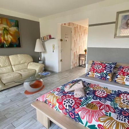 Goeland 3, Climatise, Wifi, Balcons Petite Vue Mer Laterale Au 3 Eme Etage Sans Ascenseur تولون المظهر الخارجي الصورة